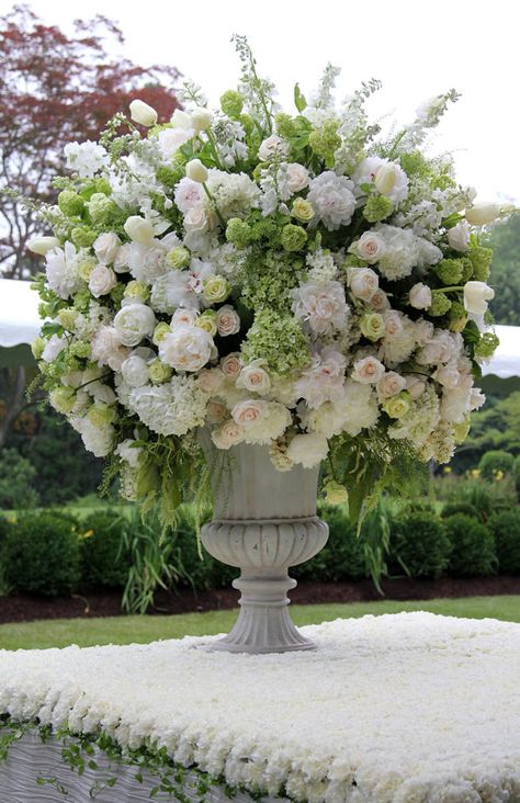 White arrangement Tantawan Bloom, Urn Arrangements, White Flower Arrangements, Large Flower Arrangements, Church Flowers, Ceremony Flowers, Deco Floral, Wedding Flower Arrangements, Big Flowers