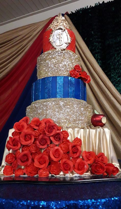 Snow White  Quinceañera Cake Snow White Quinceanera Dresses, Snow White Quinceanera Theme Dress, Sweet 16 Snow White Theme, Snow White Quince, Snow White Theme Quinceanera, Snow White Quinceanera Theme, Cake Quinceanera, Snow White Wedding Theme, White Quinceanera Dresses