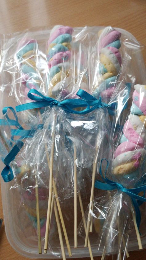 golosinas para candy bar Candy Bar Ideas Sencillas, Candy Bar Unicornio, Mesa Candy Bar, Baby Shower Candy Bar, Cake Pop Decorating, Baby Shawer, 15th Birthday, Candy Shop, Mermaid Party