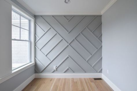 Accent Wall With Trim Pieces, Accent Wall Texture, Accent Wall Designs, Wood Accent Wall, Accent Walls In Living Room, Wall Molding, Hallway Ideas, Design Case, Feature Wall