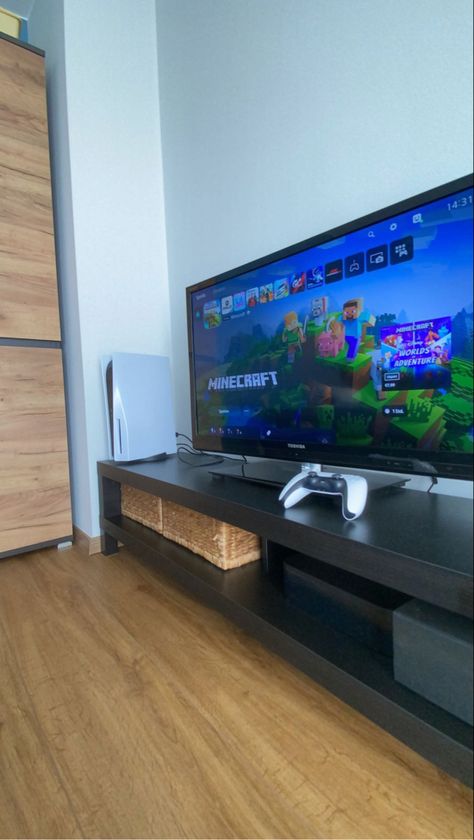 Minecraft Tv, Play Minecraft, Minecraft Server, How To Play Minecraft, Gaming Room Setup, Tv Furniture, Online Game, Gaming Room, Game Play