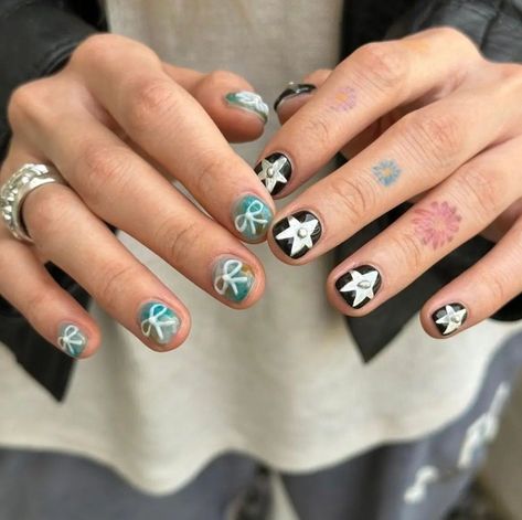 Nails Kpop, Idol Nails, Best Press On Nails, Happy Nails, Twice Chaeyoung, Grunge Nails, Inspired Nails, Shiny Nails, New Nail