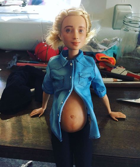 Barbie Has Done Almost Everything Except Breastfeeding, So This Mother Decided To Change That | Bored Panda Barbie Dolls Pregnant, Pictures Of Barbie Dolls, Pregnant Barbie, Small Baby Dolls, Baby Doll Nursery, Barbies Pics, Custom Barbie, Barbie Diorama, Barbie Images