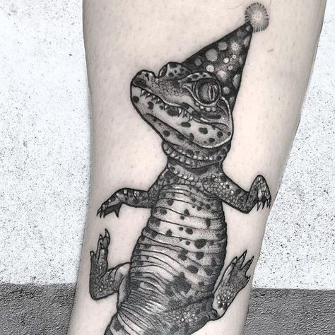 🖤Ella Eve 🖤 on Instagram: "Little alligator baby! I love tattooing these ideas, so please get in touch if you have something awesome you want doing 👌🏻 #dotworktattoo #dotwork #btattooing #alligator #alligatortattoo #babyalligator #blackworkerssubmission #brightontattoo #brighton" Sarah Tattoo, Alligator Tattoo, Crocodile Tattoo, Brighton Tattoo, Baby Alligator, B Tattoo, Dot Work Tattoo, Love Tattoos, Inspirational Tattoos