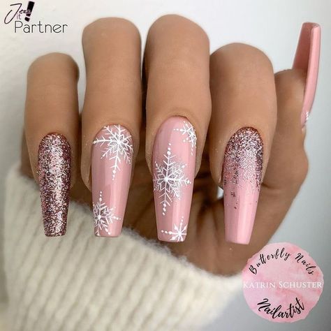 Christmas Nail Art Designs Ideas: Easy Holiday | Winter Nails 2023 Trends Badass Nails, Nye Nails, Unghie Sfumate, Winter Nails Acrylic, Christmas Gel Nails, Christmas Nails Acrylic, 2023 Trends, Winter Nail, Pink Acrylic Nails