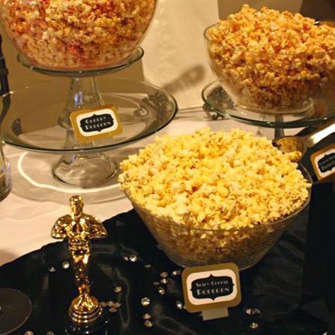 Offer your guests a popcorn bar with a variety of flavors. : entertaining for the Oscars Prom Food, Flavoured Popcorn, Hollywood Birthday Parties, Oscars Party Ideas, Academy Awards Party, Hollywood Birthday, Oscar Viewing Party, Hollywood Party Theme, Red Carpet Party