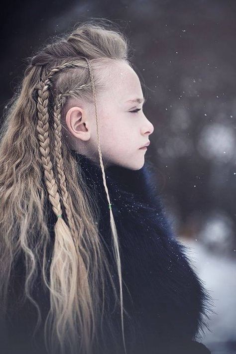 Viking hairstyle Braided Long Hair, Lagertha Hair, Winter Portrait, Hair Winter, Viking Braids, Winter Portraits, Viking Hair, Long Box Braids, Fairy Hair