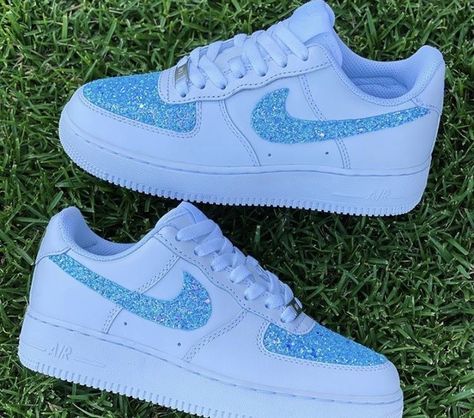 Quinceanera Shoes, Обувь Air Jordan, Buty Marki Nike, Boty Nike, Skor Sneakers, Custom Shoes Diy, Nike Shoes Air Force, White Nike Shoes, Jordan Shoes Girls