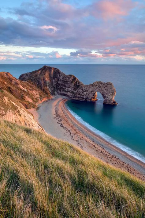 Lulworth Cove, Best Holiday Destinations, Places In England, World Most Beautiful Place, Africa Destinations, Most Beautiful Cities, Beautiful Places In The World, Pretty Places, Holiday Destinations