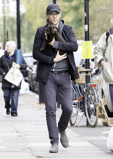 Hours Before Reputation, Tom Hiddleston Steps Out With His Own New Love Loki Meme, Avengers Black Widow, Dane Dehaan, Style Masculin, Crimson Peak, Dan Stevens, Walks In London, Thomas William Hiddleston, Phoebe Tonkin