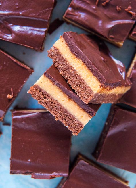 Quick and Easy Healthy Caramel Slice - Wholefood Simply Easy Caramel Slice, Vegan Caramel Slice, Healthy Caramel, Easy Caramel, Caramel Slice, Gluten Free Sweet, Raw Desserts, Gluten Free Treats, Healthy Cake