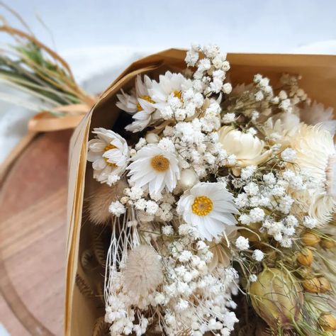 I have updated the photographs for my *Love in a Mist* collection this week—featuring soft whites, natural tones, and a mix of helichrysum, seed heads, and coppery bracken ferns hand sourced here from my North Wales garden. Each bouquet is handcrafted to bring a little wild beauty indoors, inspired by nature’s effortless charm and the simplicity of seed heads. A natural style laid-back arrangement with a touch of earthy magic and wild woodlands. #LoveInAMist #NaturalBeauty #SlowLiving #Handcr...