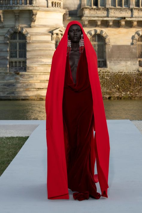 Valentino Fall 2023 Couture, Valentino Couture 2023, Valentino Runway 2023, Red Haute Couture, Valentino Fall 2023, Valentino Runway, Valentino Gowns, Valentino Designer, Valentino Fashion