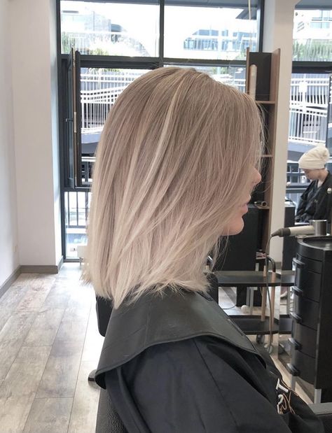 Light Ash Blonde Hair, Beige Blonde Hair, Ash Blonde Hair Colour, Blonde Hair Transformations, Korean Hair Color, Hair Color Underneath, Ash Hair Color, Hair Blond, Hair Color Streaks