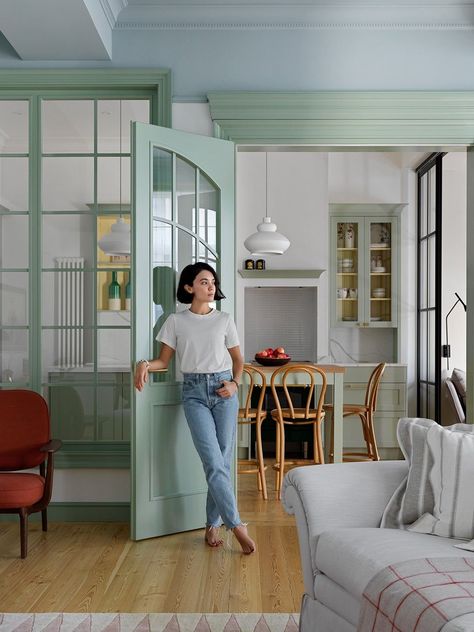 Why Colourful Internal Window Wall Dividers Are My Current Interior Crush — MELANIE LISSACK INTERIORS Internal Window, Striped Floor, Wall Dividers, Colorful Apartment, Room Divider Doors, Interior Design Per La Casa, Divider Wall, Design Del Prodotto, Internal Doors