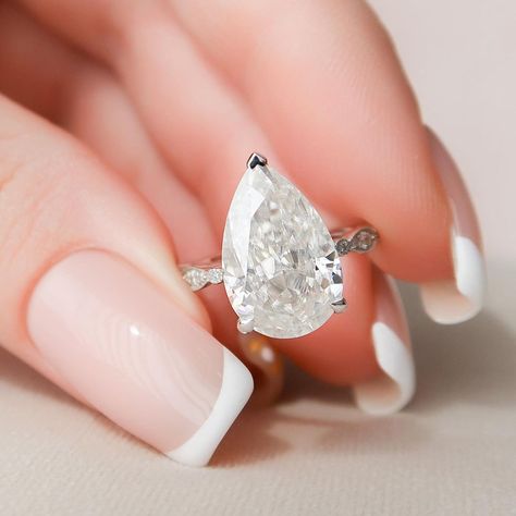 Keyzar Jewelry 💎 on Instagram: “Be unique ❤️ Our stunning #KeyzarJasmine engagement ring with a 4.5 carat Pear cut centre stone ✨ @keyzarjewelry . . . . . . . . . . . . .…” Pave Setting Engagement Ring, Pave Engagement Ring, Art Deco Engagement, Deco Engagement Ring, Hidden Halo, Moissanite Wedding Bands, Art Deco Engagement Ring, Designer Engagement Rings, Halo Engagement Ring