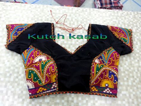 Kutchi antique work blouse Kutchi Blouse Design, Kacchi Work Design Blouse, Sadu Work Blouse, Kachi Work Blouse, Kutchi Work Blouse, Blouse Pattern Indian, Choli Blouse Design, Mirror Work Blouse Design, Traditional Blouse Designs