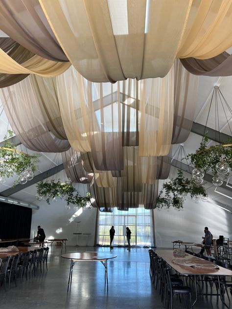 Cover Ceiling With Fabric, Wedding Venue Drapery Ideas, Wedding Ceiling Decorations Draping, Wedding Drapery Ideas Ceilings, Hanging Fabric From Ceiling, Ceiling Fabric Draping, Fabric Ceiling Ideas, Draping Installation, Ceiling Decor Wedding