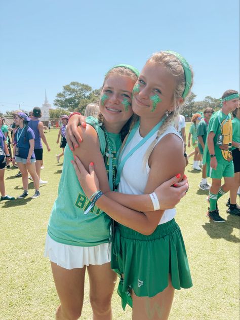 #preppy #summer #besties #green #neon #camp #christian Green Team Camp Outfits, Camp Color Wars Outfit, Preppy Camp Outfits, Preppy Summer Camp, Camp Outfits Aesthetic, Christian Camp Aesthetic, Summer Camp Counselor Aesthetic, Summer Camp Fits, Fuge Camp