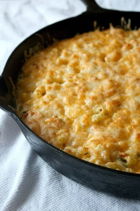 This flavor-packed poblano macaroni and cheese recipe contains roasted poblano peppers, lots of cheese, and a hint of zesty lime. Mac And Cheese Ham, Poblano Mac And Cheese, Macaroni N Cheese Recipe, Cast Iron Cooking, Mac N Cheese, Orzo, Yummy In My Tummy, Couscous, Cheese Recipes