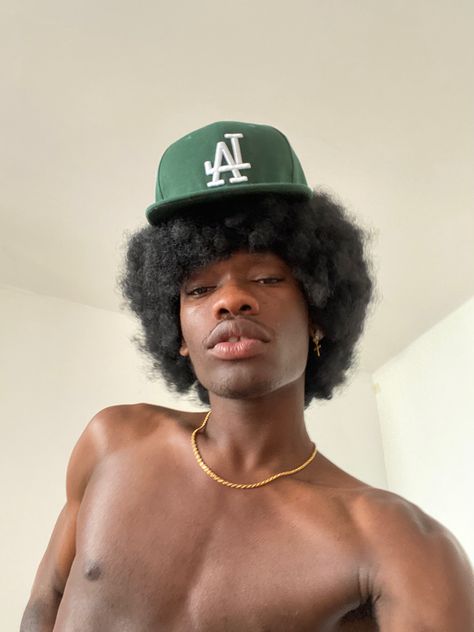 Afro With Hat, Afro Hair Men, Model Faces, Afro Hairstyles Men, Afro Hair, Model Face, Snap Backs, Afro Hairstyles, Mens Hairstyles