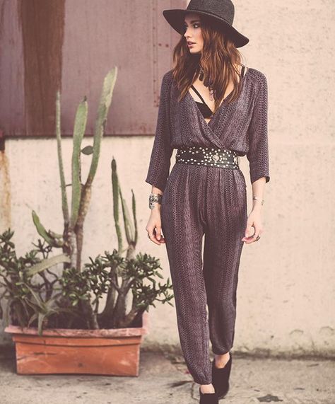 drop it, drop it low girl 🎶 #RoamFree How To Wear A Jumpsuit, Heart Aches, Oneill Womens, Boho Festival Fashion, Clothing Boxes, Fashion Corner, Boho Fashion Bohemian, Folk Dresses, Fashion Project