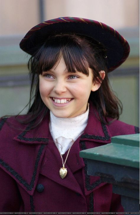 samantha an american girl holiday movie Samantha An American Girl Holiday Movie, Samantha American Girl, American Girl Doll Movies, Samantha Parkington, American Girl Hairstyles, Girl Holiday, Annasophia Robb, Princess Photo, Girl Movies