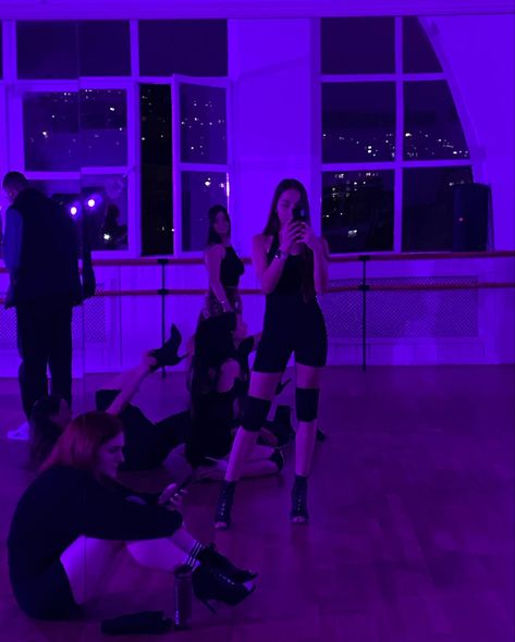 Heels Dance Class Aesthetic, High Heels Dance Aesthetic, Heels Dance Class Outfit, Dance Career, Dance Class Outfit, Dance Motivation, Dancing Club, High Heels Outfit, Dance Basics