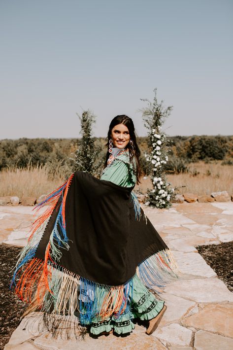 Choctaw Wedding, Choctaw Clothing, Mexican Wedding Traditions, Native Wedding, Ellis Bridal, Native American Wedding, Green Outfits, Cherokee Indian, Cherokee Woman