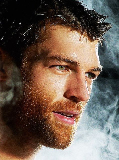 Liam McIntyre as Spartacus Liam Mcintyre, Celebrity Men, Male Eyes, Hello Gorgeous, Good Looking Men, Hottest Celebrities, Celebrities Male, Bearded Men, Eye Candy