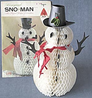 Vintage Christmas Honeycomb Decoration ~ Snowman * 1960 Mini Snowman, Classroom Christmas Decorations, Honeycomb Decorations, Snowman Christmas Decorations, Party Tables, Diy Snowman, Christmas Classroom, Snowman Decorations, Christmas Party Supplies