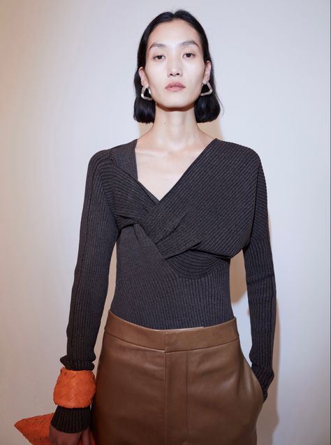 READY-TO-WEAR Look #24 featuring LINA ZHANG / MILAN FASHION WEEK Resort 2020, Black Loafers, Black Rib, Milan Fashion, Fashion Addict, Milan Fashion Week, Fashion Photo, Autumn Winter Fashion, Bottega Veneta