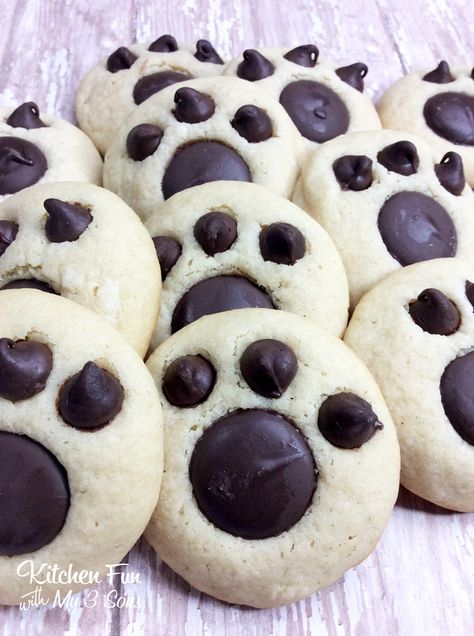 Bear Paw Cookies, Basic Sugar Cookie Recipe, Desserts Japonais, Paw Cookies, Toll House, Kitchen Fun, Soft Sugar Cookies, Bear Paw, Semi Sweet Chocolate Chips