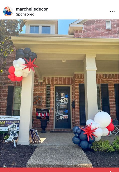 Porch Columns, Balloon Ideas, Balloon Columns, 4th Birthday Parties, Balloon Art, Balloon Arch, 4th Birthday, Balloon Decorations, Birthday Party Decorations