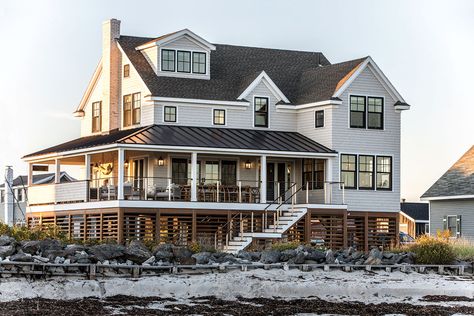 But it took some convincing to get Kristen Hartz to move. Spanish Modern Interior, House Compound, White Coastal Kitchen, House In Maine, Family Beach House, Blue And White Bedding, Maine Homes, Millwork Details, Beach House Bathroom