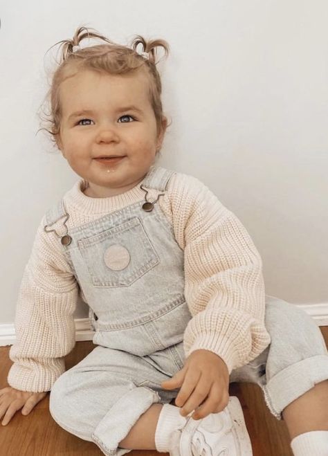 Baby Girl Casual Outfits, Baby Girl Sweater Outfits, Toddler Autumn Outfits Girl, Hipster Baby Girl Outfits, Girl Toddler Fall Outfits, Aesthetic Baby Girl Outfits, Trendy Toddler Girl Outfits, Fall Toddler Outfits Girl, Trendy Baby Girl Outfits