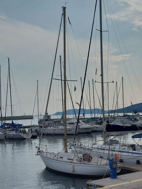 Strawberry Lipgloss, Boats Aesthetic, Port Aesthetic, Boat Aesthetic, Coastal Girl, India Vacation, Mediterranean Aesthetic, Horseshoe Bay, Coastal Aesthetic