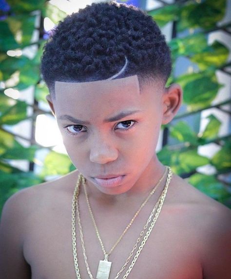 Man Haircut Fade, Black Man Haircut, Black Boys Haircuts Fade, Barber Haircuts Fade, Afro Hair Fade, Black Man Haircut Fade, Black Boy Hairstyles, Boys Fade Haircut, Fade Haircut Designs