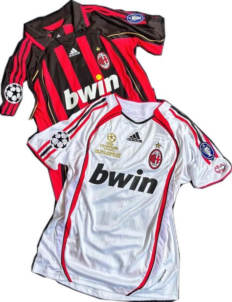 Ac Milan Retro, Milan Outfits, Real Madrid Shirt, Soccer Style, Football Jersey Shirt, Baggy Shirts, Retro Jersey, Retro Football Shirts, Football Fashion