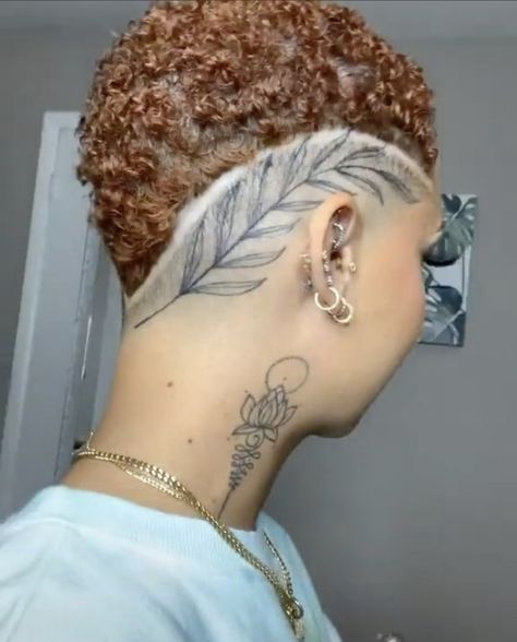 Side Scalp Tattoo Women, Undercut Afro Natural Hair, Female Head Tattoos, Scalp Tattoo Women, Head Tattoos Women, Undercut Natural Hair, Undercut Tattoos, Bald Baddie, Scalp Tattoo