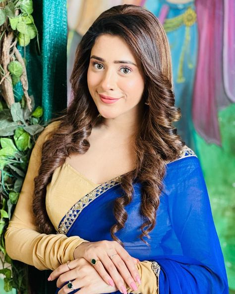 Hiba Nawab, Denim Refashion, English News, Solar Plexus Chakra, Future Wife, Her World, Absolutely Fabulous, Rowing, Plexus Products