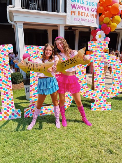 Girls Just Wanna Go Bid Day, Bid Day 2023, Pi Phi Bid Day, Banners Ideas, Recruitment Ideas, Big Lil, Sorority Bid Day, Bid Day Themes, 80s Theme