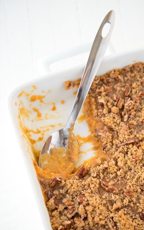 Sweet Potato Casserole with Pecan Brown Sugar Topping Brown Sugar Sweet Potatoes, Canned Yams, Cauliflower Casserole Recipes, Loaded Cauliflower Casserole, Sweet Potato Casserole Easy, Canning Sweet Potatoes, Yummy Sweet Potatoes, Thanksgiving Sides, Potatoe Salad Recipe