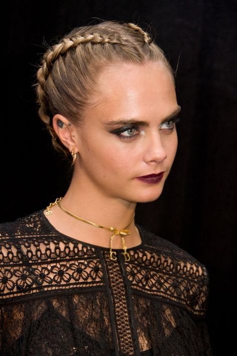 Cara Delevingne Hair, Cara Delevingne Style, Daily Hairstyles, Cool Braids, Penteado Cabelo Curto, Cara Delevingne, Celebrity Hairstyles, Hair Dos, Up Hairstyles