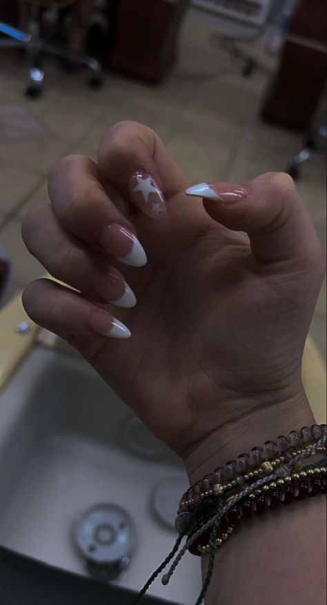 Cute Downtown Nails, Gracie Abram’s Inspired Nails, Shortish Nails, Downtown Aesthetic Nails, Downtown Nails Aesthetic, Downtown Girl Nail Ideas, New York City Nails, Downtown Girl Nails Aesthetic, City Girl Nails