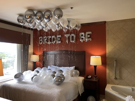 Night before wedding balloon decorations for brides hotel room. Engagement Hotel Room Decorations, Bride Room Decoration Balloons, Just Married Room Decoration, Bachelorette Hotel Room Decorations, Bride Room Decoration Ideas, Bachelorette Party Hotel Room, Wedding Hotel Room, Hotel Bachelorette Party, Hotel Room Decoration