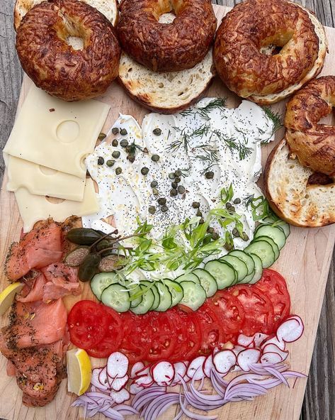 Deb Perelman's Cream Cheese Board (Recipe Review) | Kitchn Cheese Spread Board, Veg Cake, Cream Cheese Board, Dinner Boards, Cheeseboard Recipe, Charcuterie Trays, Cheese Board Easy, Butter Boards, Bagel Spread