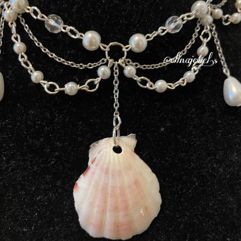 ❦ seashell necklace! for sale on my tise and vinted! (links in my carrd!) #beadedjewelry #beadednecklace #beadedbracelet #smallbusiness #handmadejewelry #pinterestjewelry #coquette #coquettejewelry #beadedjewellery #handmadejewellery#pinterestjewellery #coquettejewellery Sea Shell Necklace, Pinterest Jewelry, Seashell Necklace, Shell Necklace, Shell Necklaces, Sea Shell, Sea Shells, Beaded Jewelry, Shells