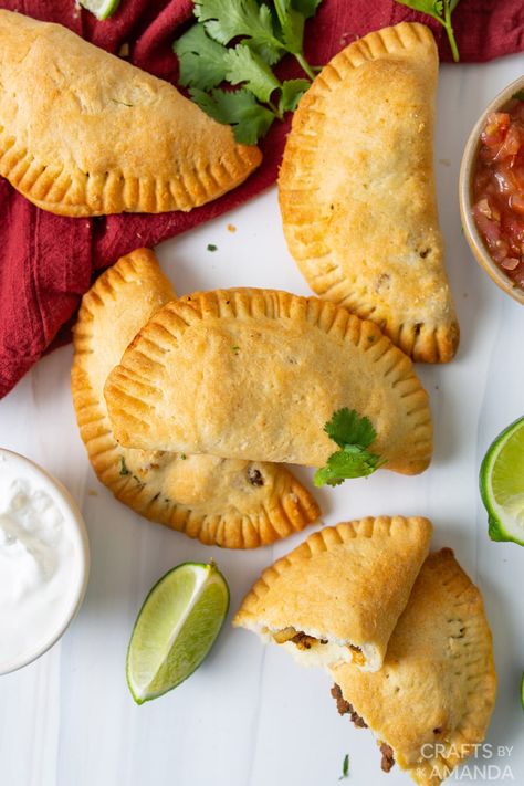 Air Fryer Empanadas, Ground Beef Peppers, Hand Pies Savory, Air Fryer Oven Recipes, Air Fry Recipes, Food Mexican, Empanadas Recipe, Air Fryer Dinner Recipes, Perfect Dinner