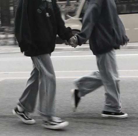 Grunge Couple, Gray Aesthetic, All Food, Black And White Aesthetic, Grunge Photography, Laura Lee, Couple Aesthetic, White Aesthetic, Pastel Aesthetic